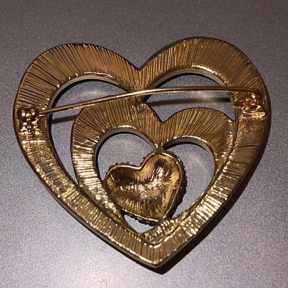 NWOT triple heart gold  tone pink hearts